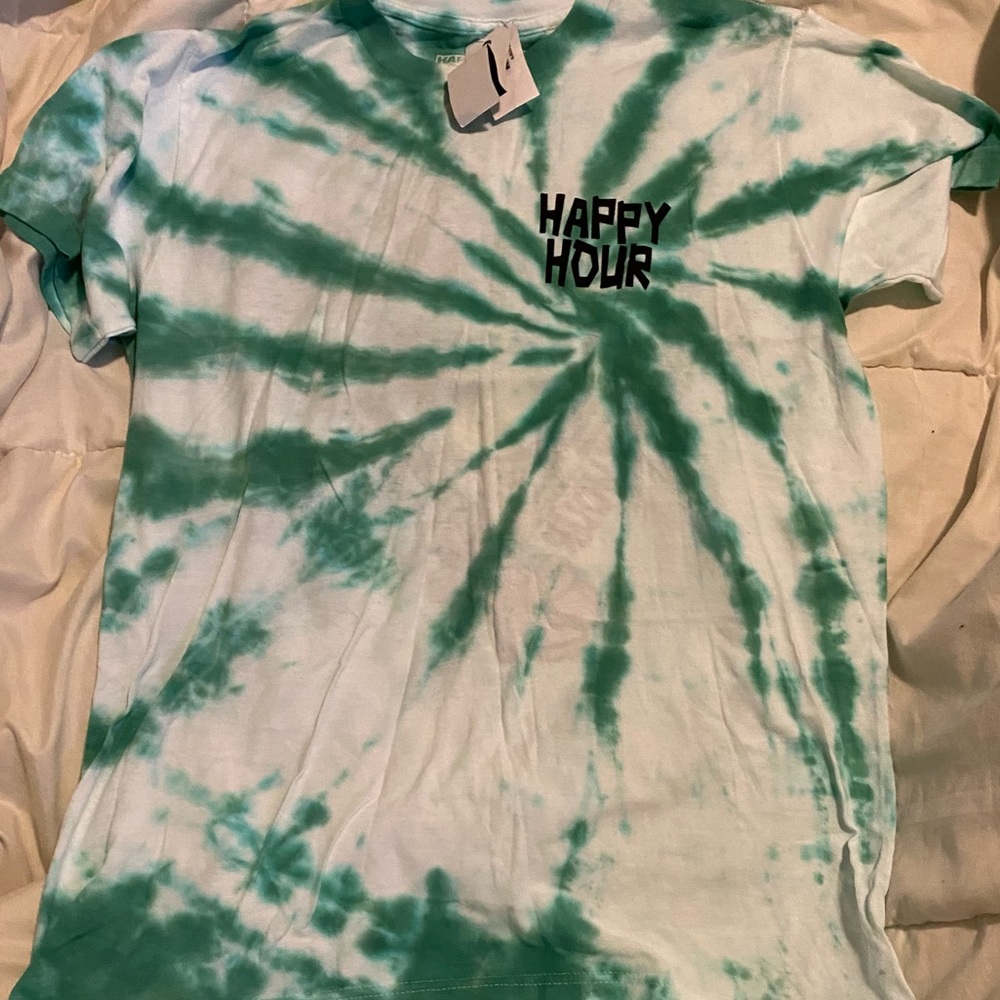 New! Tilly’s Happy Hour Tiki Tie Dye Graphic Tee